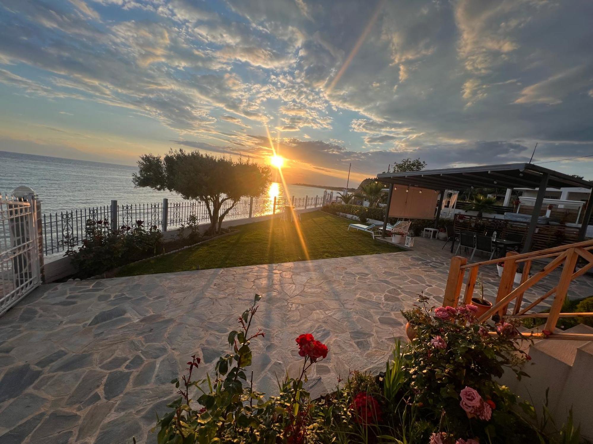 Vergia Beachfront Villa Athina מראה חיצוני תמונה