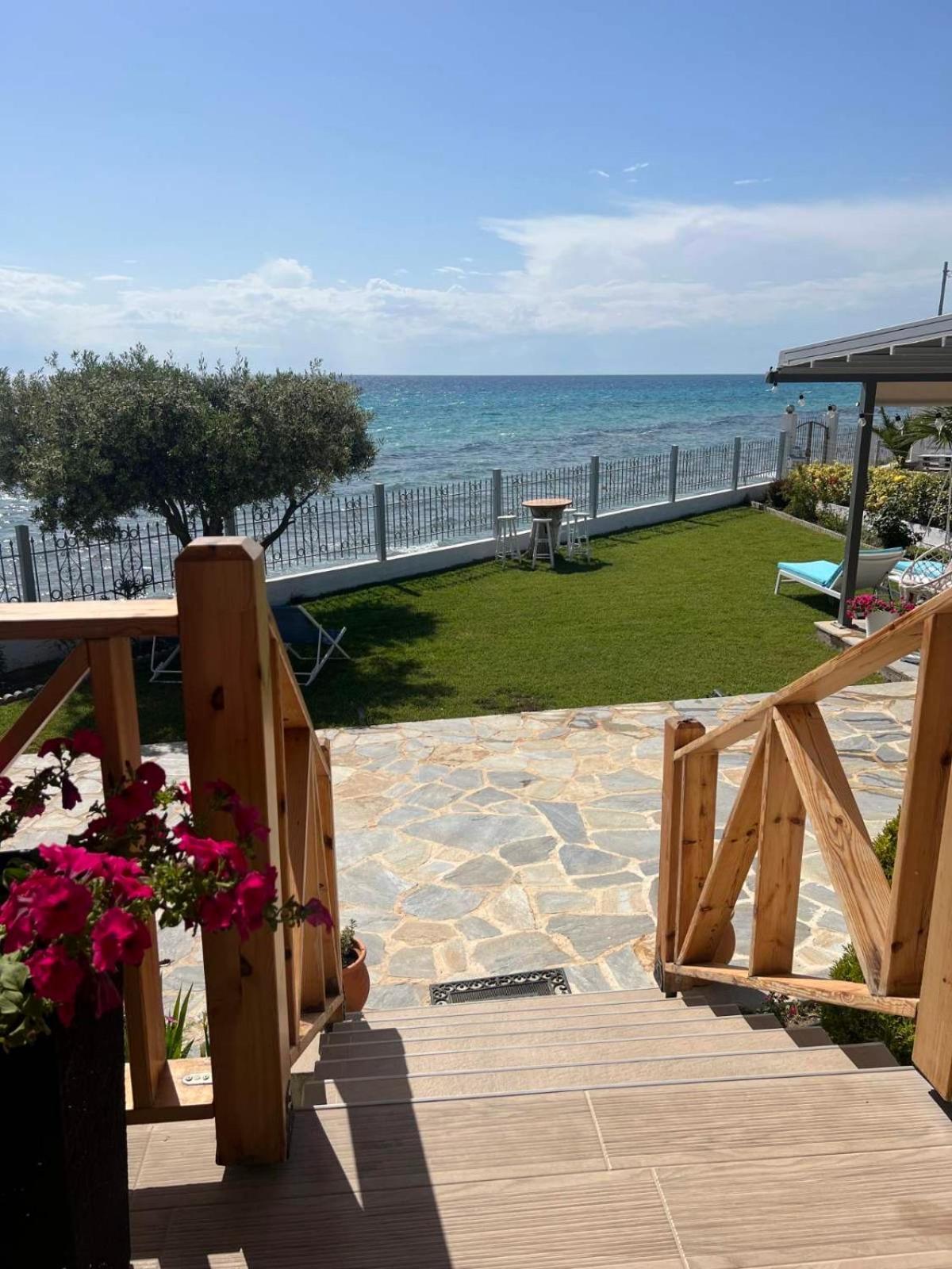 Vergia Beachfront Villa Athina מראה חיצוני תמונה